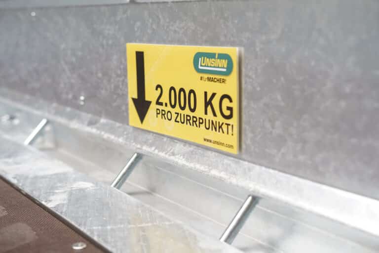 02_UB_Baumaschinentransporter_dtl2_01