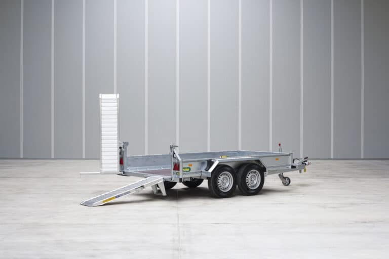 02_UB_Baumaschinentransporter_sa_Auffahrrampen_01