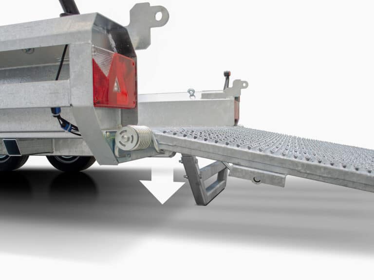 Anhaenger_Baumaschinentransporter_gebremst_Hulco_TERRAX_Stuetzen-an-der-Heckklappe